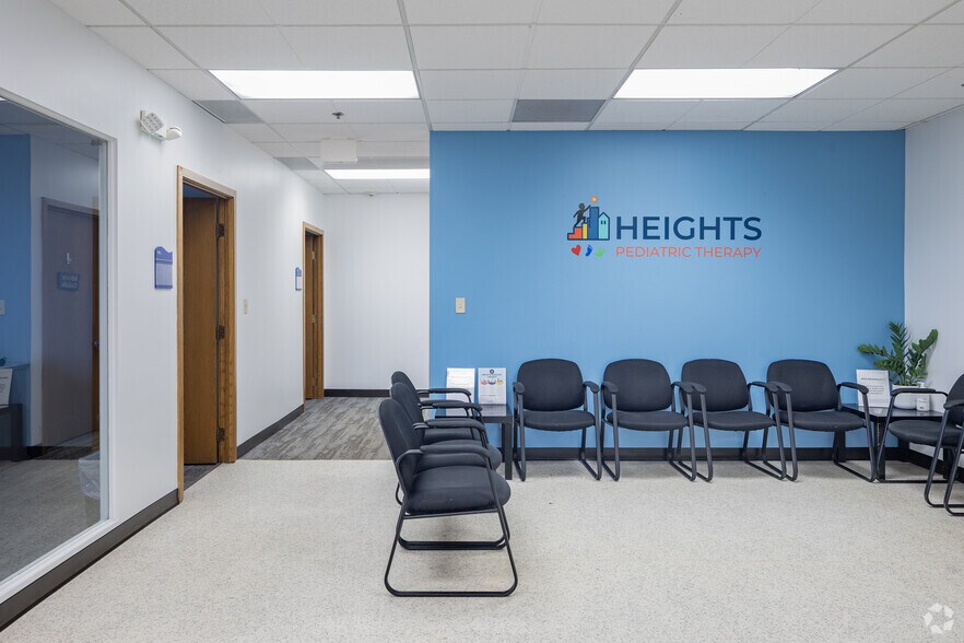 More Photos Of 3105 N Wilke Rd, Arlington Heights Medical For Sale