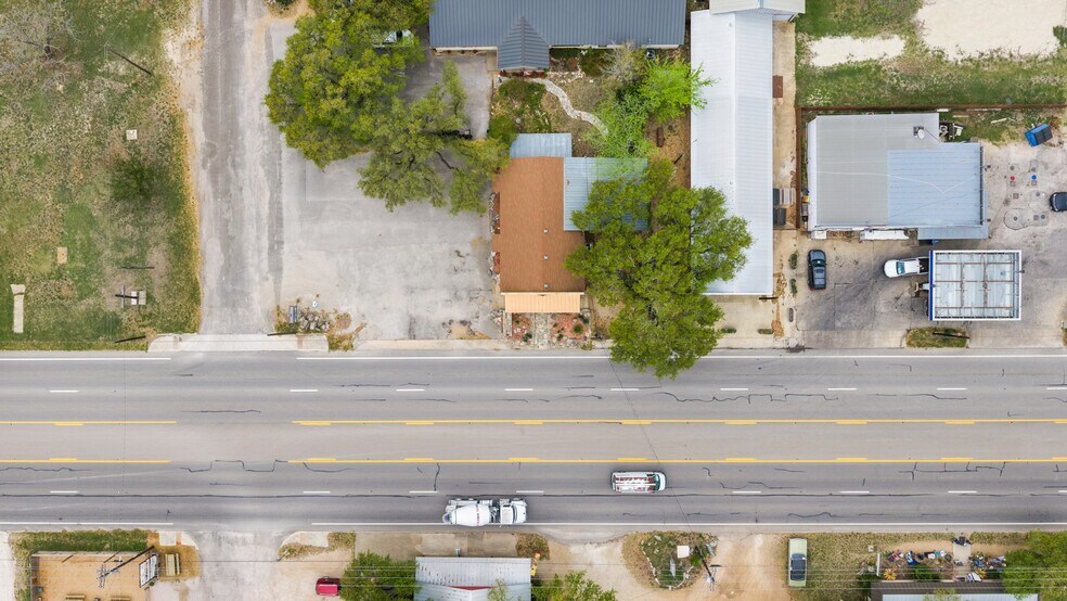 More Photos Of 807 Main St, Blanco Office For Sale