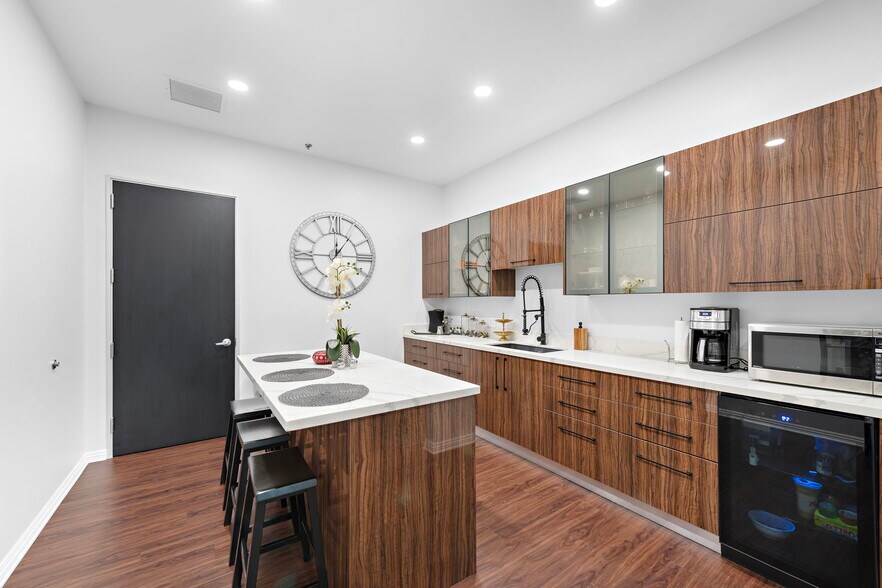 More Photos Of 9090 Irvine Center Dr, Irvine Office For Sale