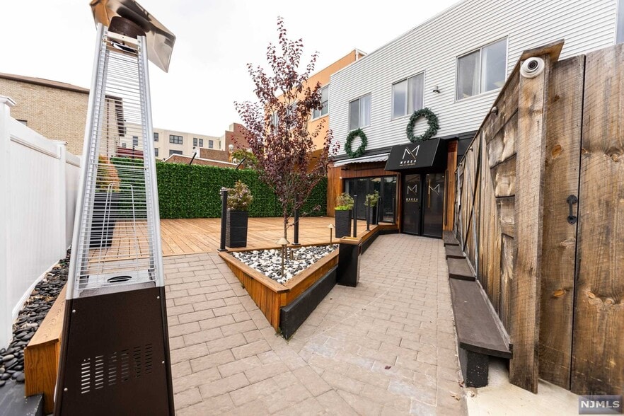 More Photos Of 526 Anderson Ave, Cliffside Park General Retail For Sale