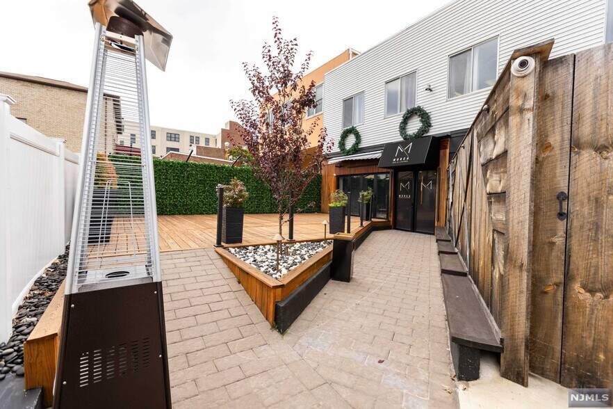 More Photos Of 526 Anderson Ave, Cliffside Park General Retail For Sale