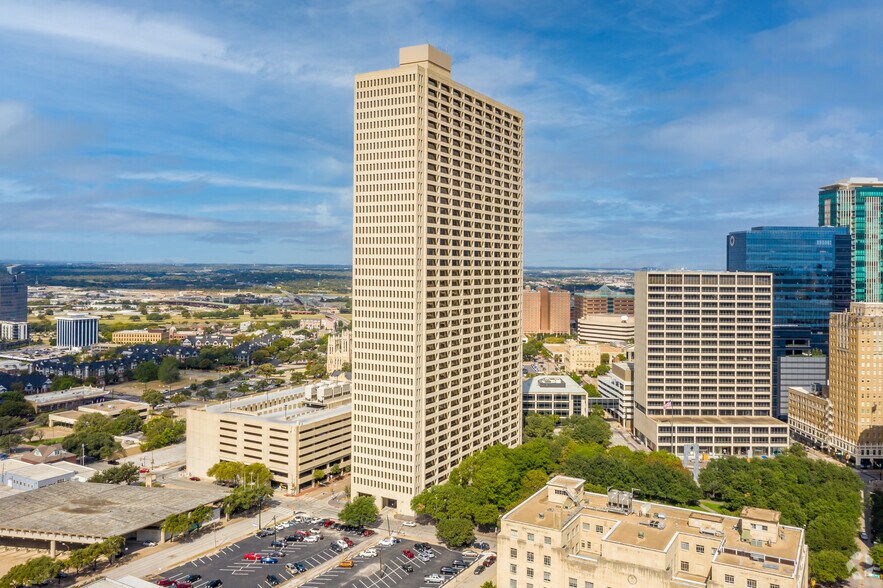 More Photos Of 801 Cherry St, Fort Worth Office For Lease