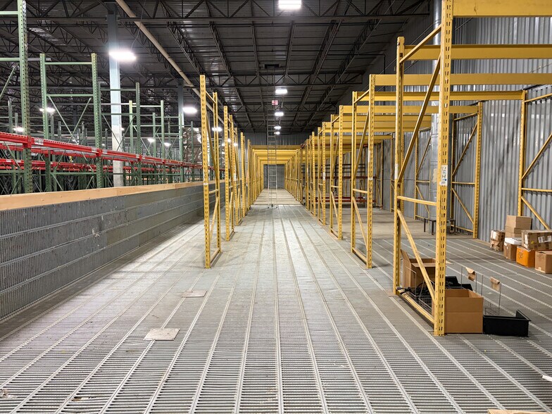 More Photos Of 1042-1050 W Swanzey Rd, Swanzey Warehouse For Sale