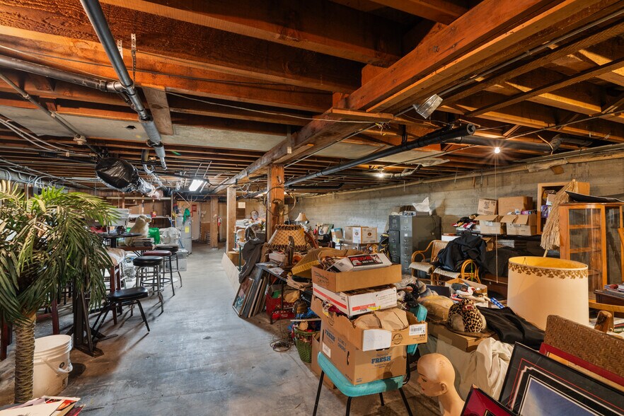 More Photos Of 204 Main Ave, Tillamook Storefront For Sale