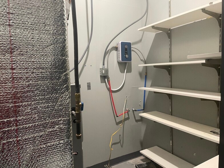 More Photos Of 8511 Madison Ave, Indianapolis Storefront Retail Office For Lease