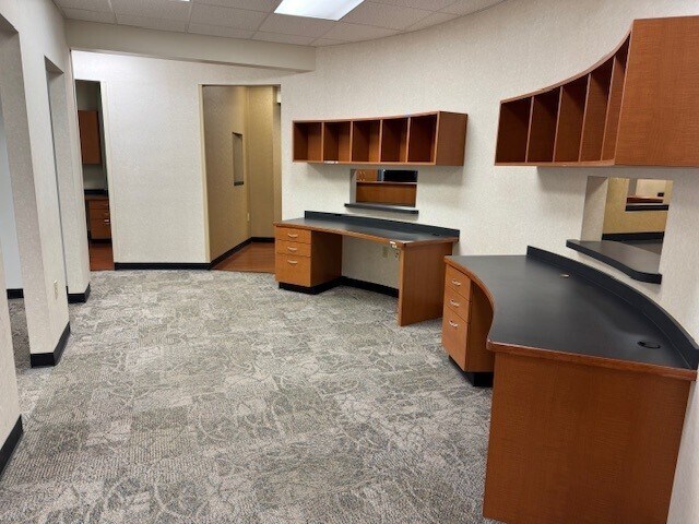 More Photos Of 477 McLaws Cir, Williamsburg Office For Lease