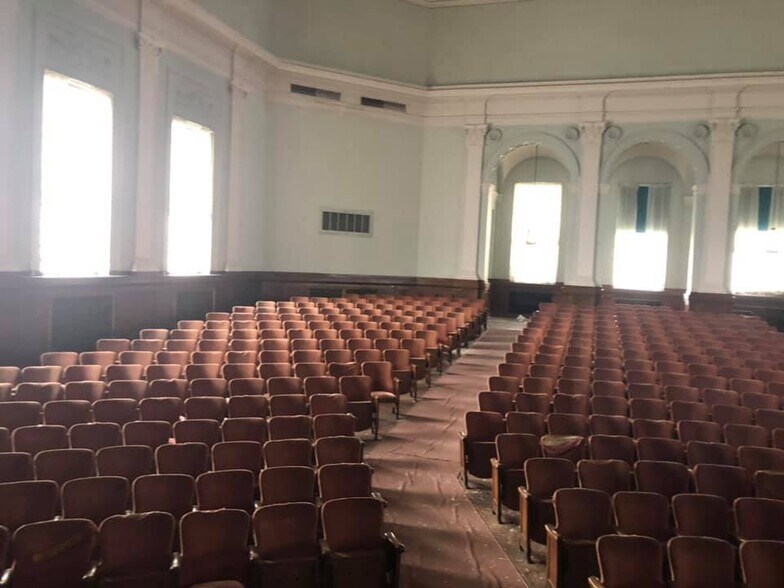 More Photos Of 2134-2158 Collingwood Blvd, Toledo Religious Facility For Sale