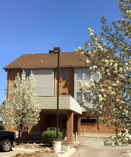 More Photos Of 16331-16345 E 9 Mile Rd, Eastpointe Office For Sale