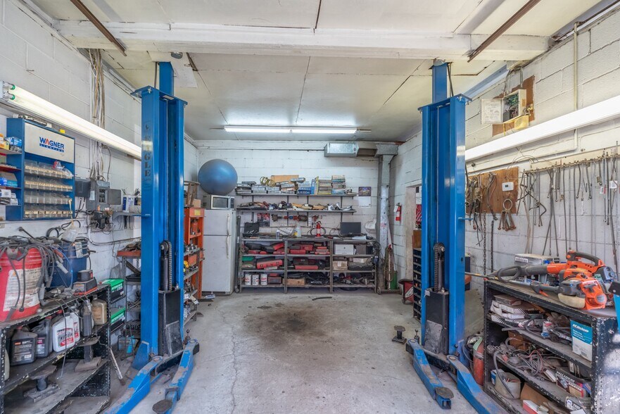 More Photos Of 441 Broadway 9W, Port Ewen Manufacturing For Sale
