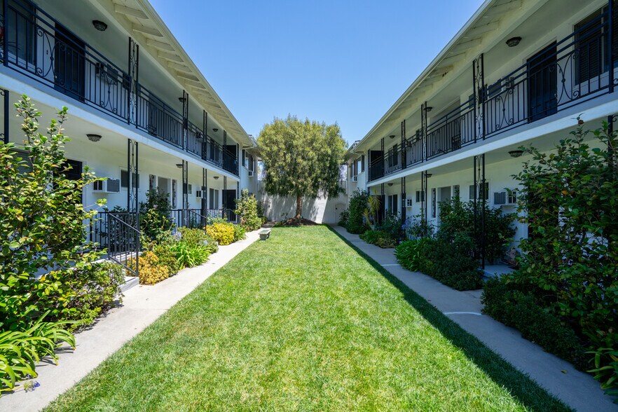 More Photos Of 921-933 W Huntington Dr, Arcadia Apartments For Sale
