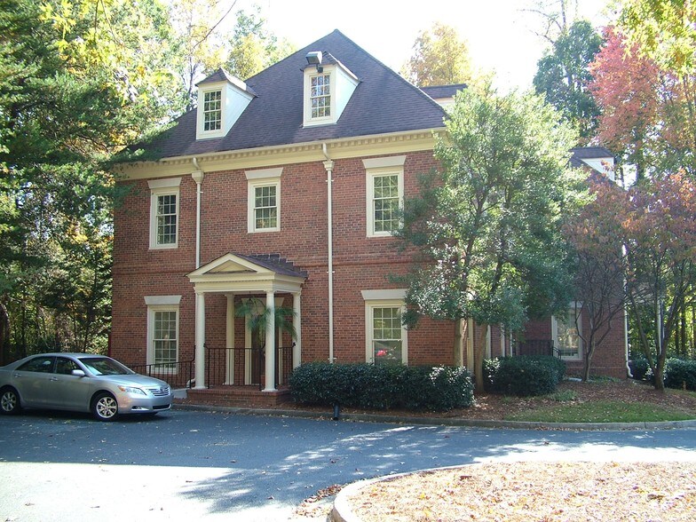 More Photos Of 6111 Peachtree Dunwoody Rd NE, Atlanta Office Residential For Sale
