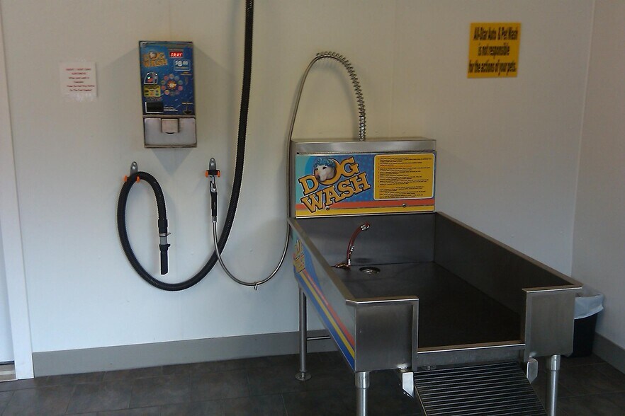 Primary Photo Of 536-538 Main St, Oneonta Specialty For Sale