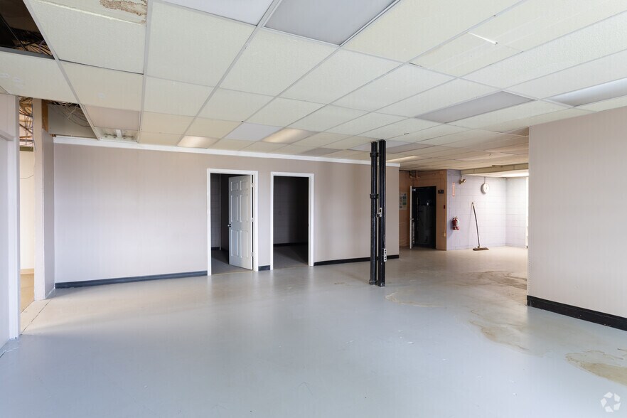 More Photos Of 99 Airport Rd, Concord Manufacturing For Sale