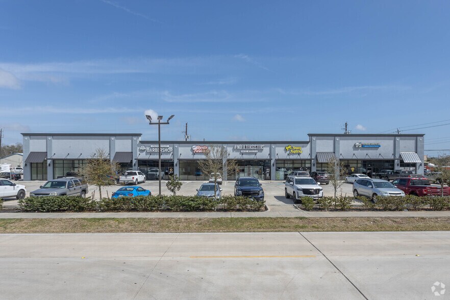 More Photos Of 7407 Spencer Hwy, Pasadena General Retail For Sale