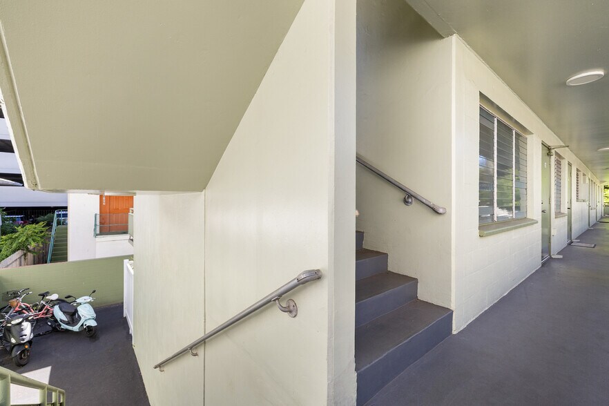 More Photos Of 287 Wai Nani Way, Honolulu Apartments For Sale