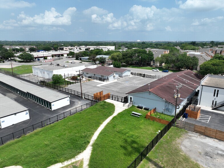 More Photos Of 3427 Northeast Pky, San Antonio Service For Sale