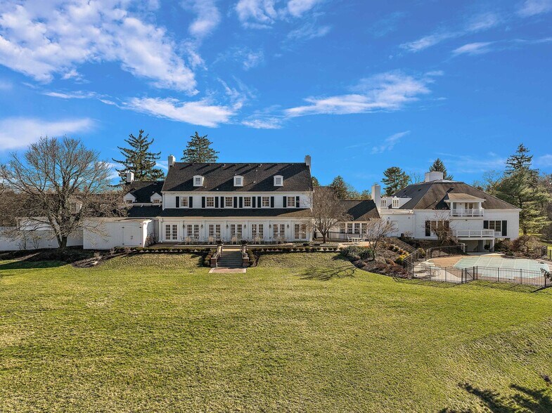 More Photos Of 1442 Coraopolis Heights Rd, Moon Township Hospitality For Sale