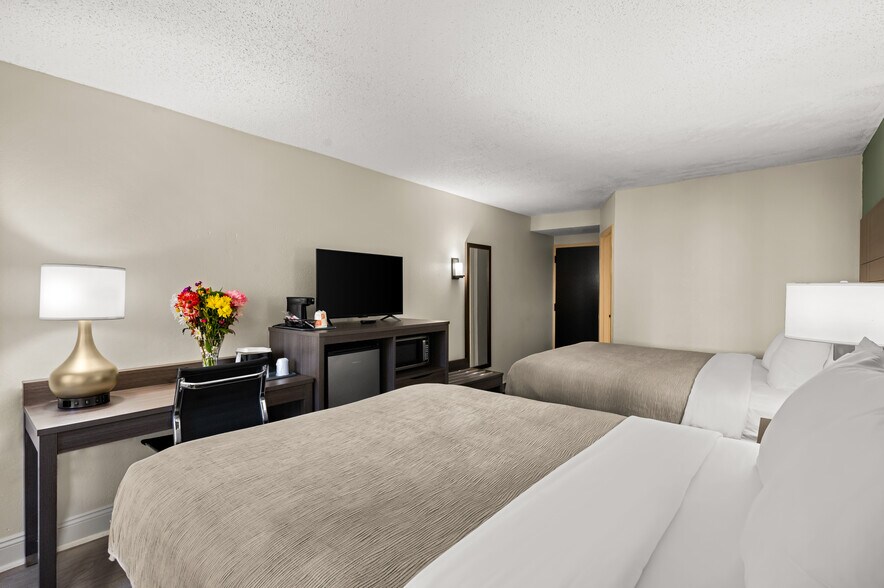 More Photos Of 500 W 29th St, North Little Rock Hotel For Sale