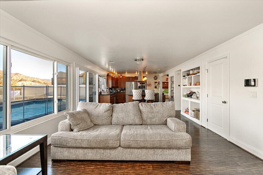 More Photos Of 12036 Darby Ave, Porter Ranch Specialty For Sale