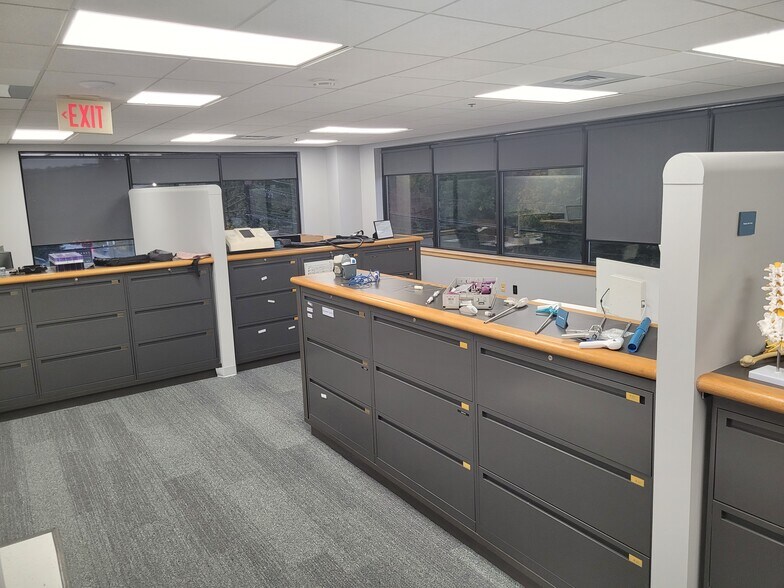 More Photos Of 1466 Main St, Waltham Office For Sale