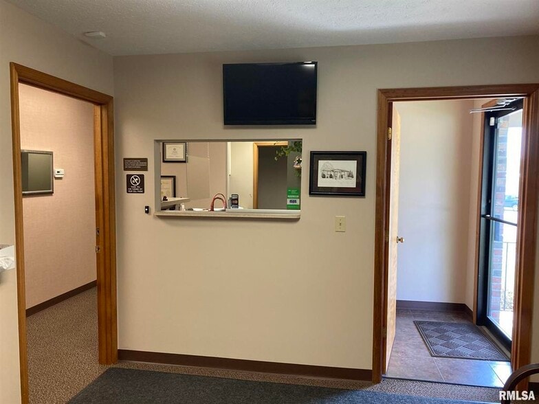 More Photos Of 112 Main, Goreville Healthcare For Sale