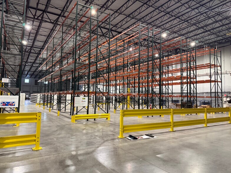 More Photos Of 140 Fulling Mill Rd, Middletown Distribution For Lease