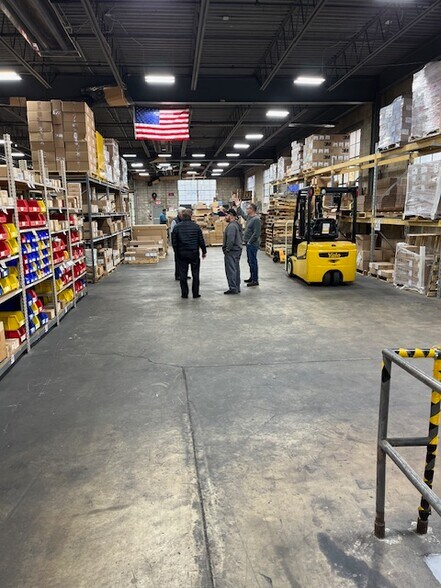 More Photos Of 311 Cox St, Roselle Warehouse For Lease