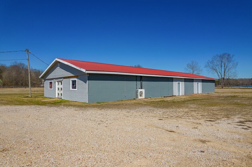 More Photos Of 600 Market, Bolivar Self Storage For Sale
