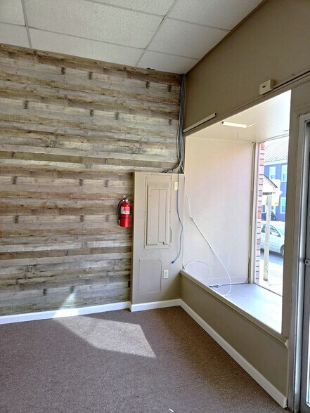 More Photos Of 1 E Main St, Thurmont Storefront Retail Office For Lease