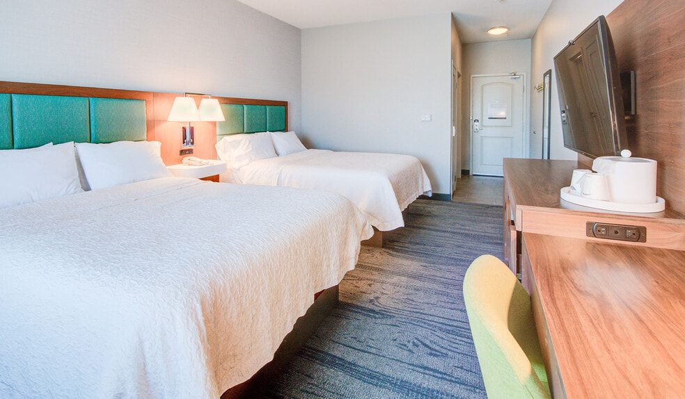 More Photos Of 4617 7th St, Bay City Hotel For Sale