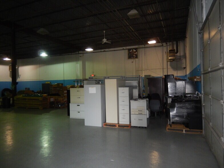 More Photos Of 80 Grace Dr, Hurricane Warehouse For Lease