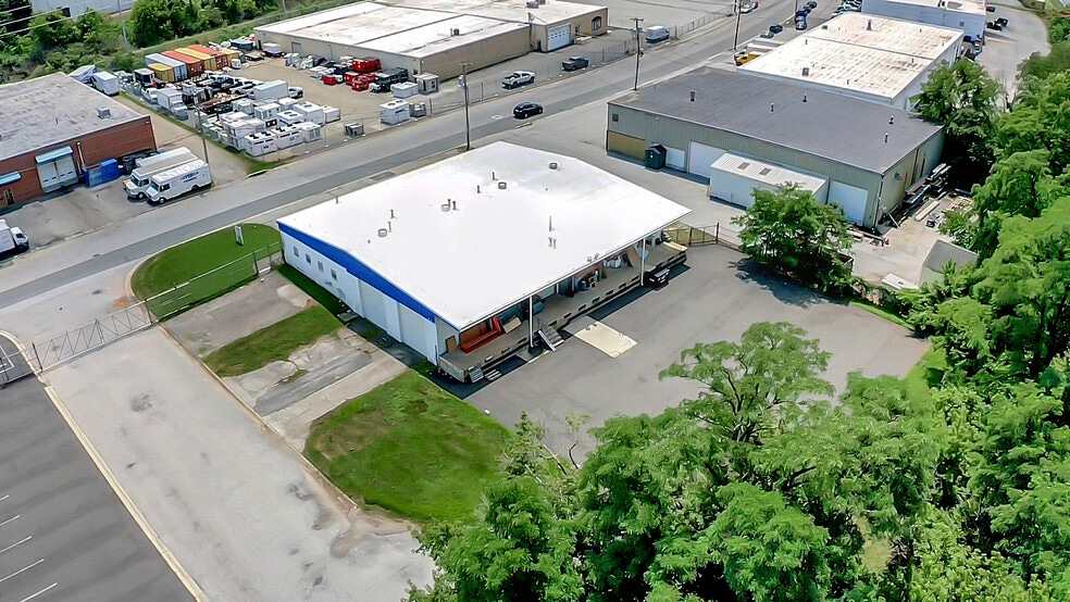 More Photos Of 22 Germay Dr, Wilmington Manufacturing For Lease