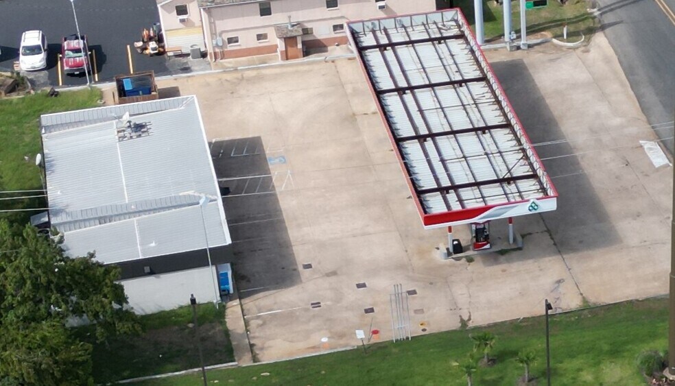 More Photos Of 13411 Interstate 20 W, Lindale Convenience Store For Lease