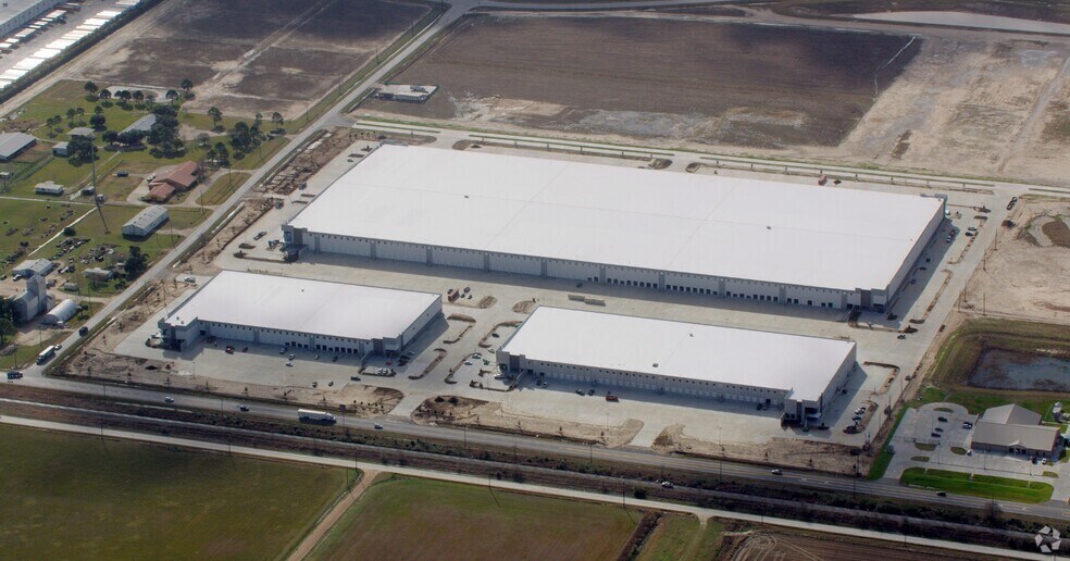 More Photos Of 31895 US Hwy 90 BUS, Brookshire Industrial For Sale