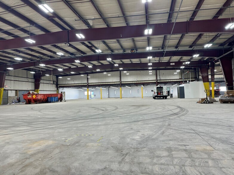 More Photos Of 701 W Delilah Rd, Pleasantville Warehouse For Lease