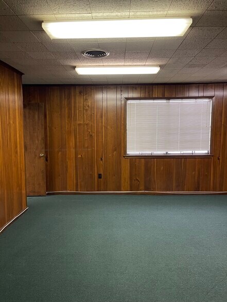 More Photos Of 2032 Wooddale Blvd, Baton Rouge Office For Lease