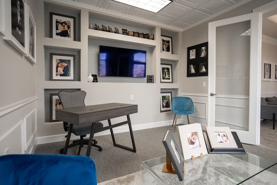 More Photos Of 830 Julie Rivers Dr, Sugar Land Office For Sale