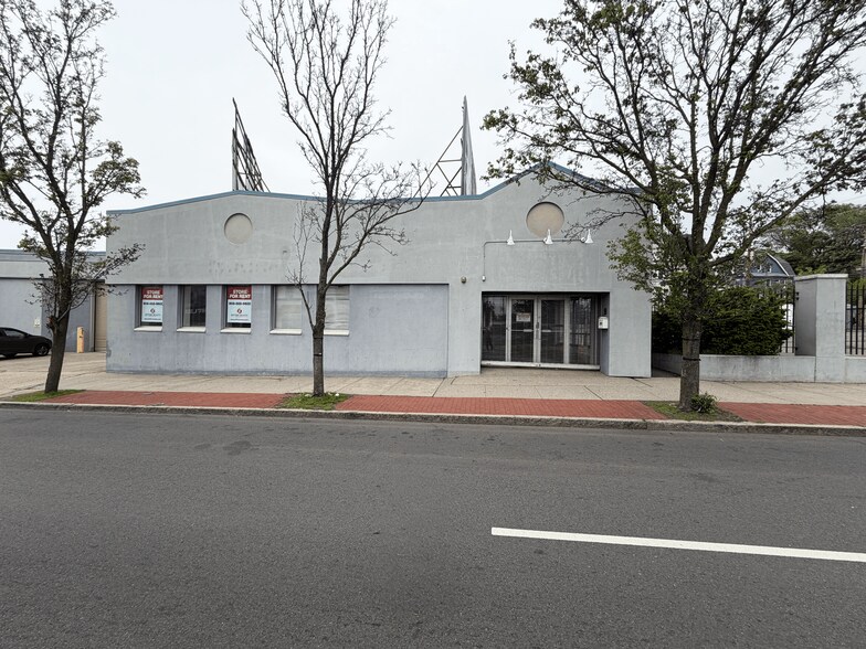 Primary Photo Of 555-557 Main St, Orange Warehouse For Lease