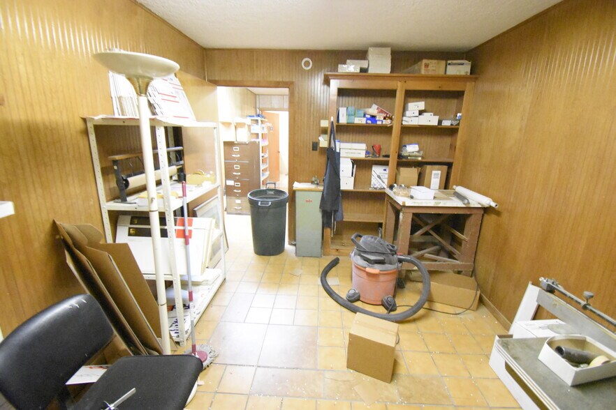 More Photos Of 630 Kentucky St, South Houston Office For Sale