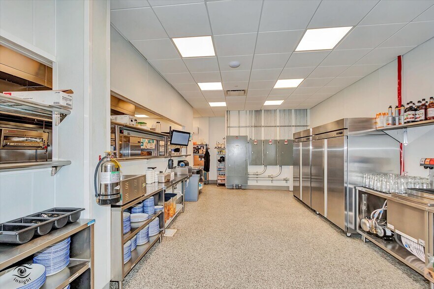 More Photos Of 140 Washington Sq, Washington General Retail For Sale