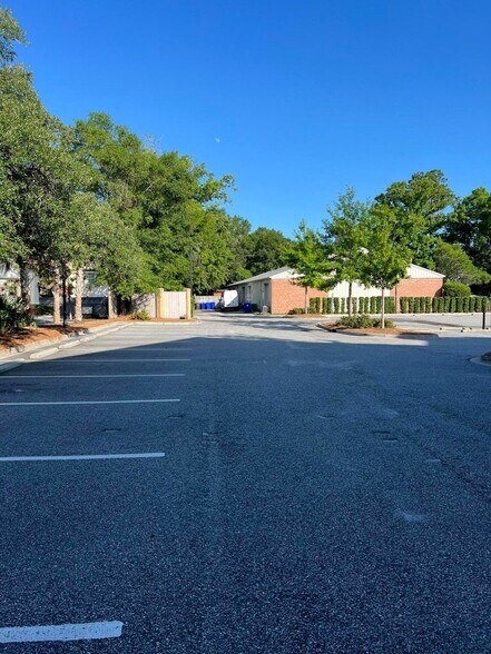 More Photos Of 835 Coleman Blvd, Mount Pleasant General Retail For Lease