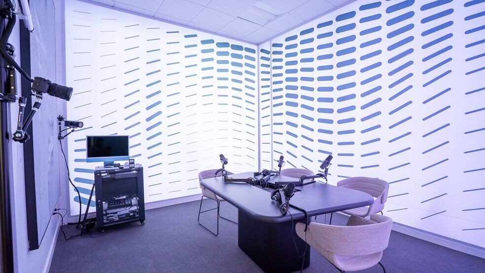 More Photos Of 224 NE 59th St, Miami Loft Creative Space For Lease