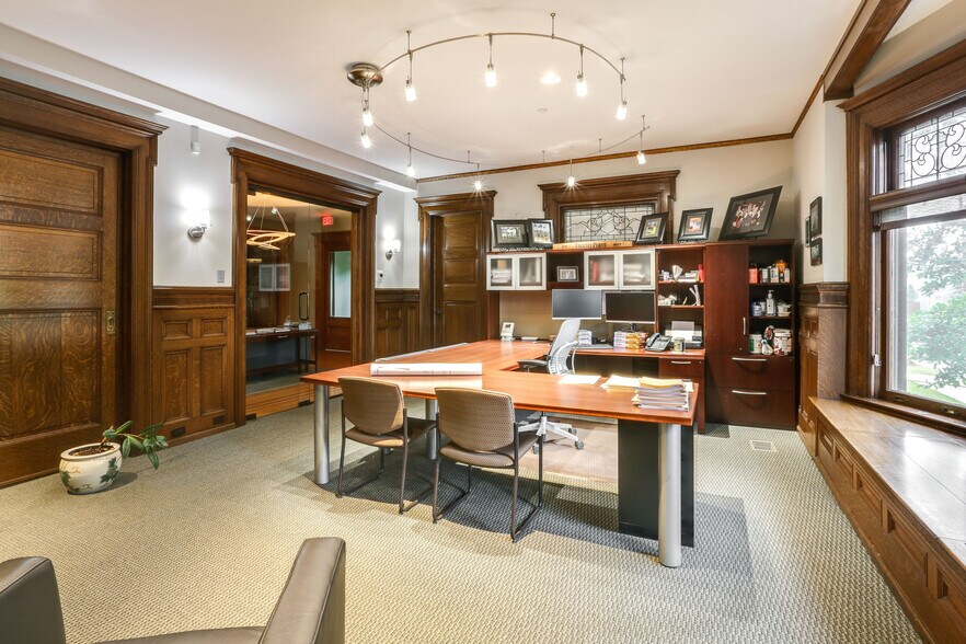 More Photos Of 4588 S Park Ave, Hamburg Office Residential For Sale