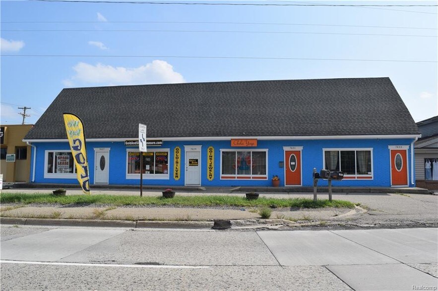Primary Photo Of 7627-7633 Highland Rd, Waterford Storefront Retail Office For Sale