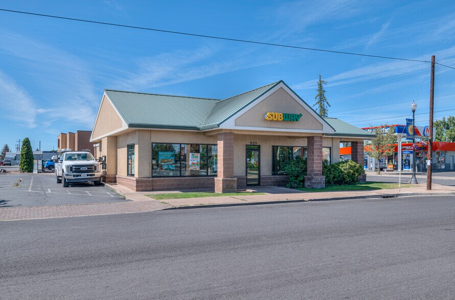 More Photos Of 520 NW Fir Ave, Redmond Fast Food For Sale