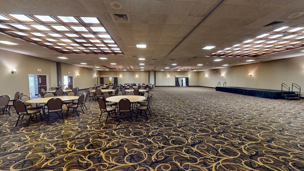 More Photos Of 304 S 6th St, Monticello Restaurant For Lease