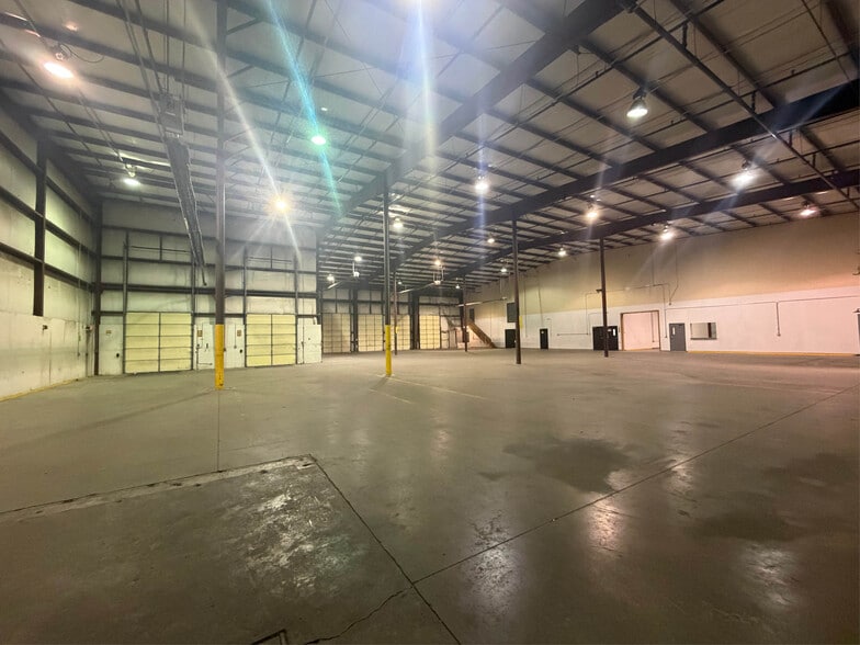 More Photos Of 12304 Cary Cir, La Vista Warehouse For Lease