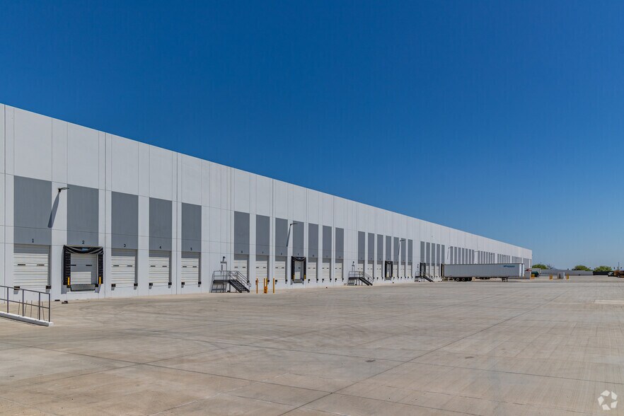 More Photos Of 9701 N 151st Ave, Waddell Unknown For Lease