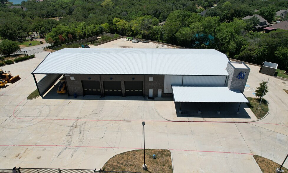 More Photos Of 8560 Interstate 35, Hickory Creek Warehouse For Lease