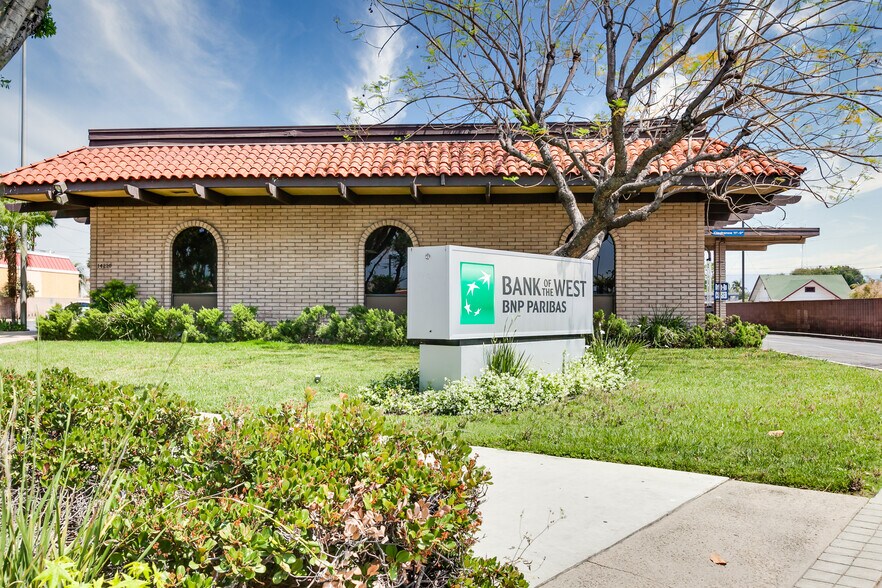 More Photos Of 14001-14005 Ramona Blvd, Baldwin Park Storefront For Lease